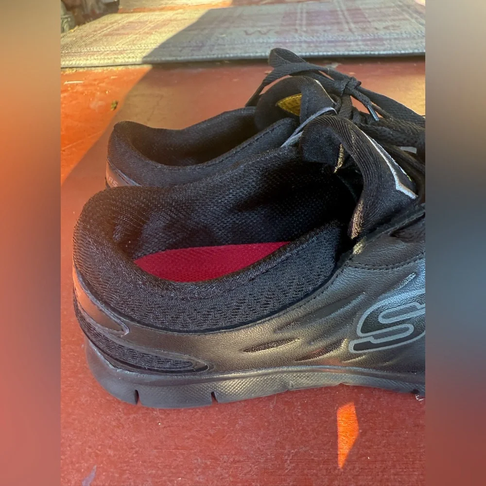 Sketchers women relaxfit slip resistant work shoes size 6 - Picture 9 of 16